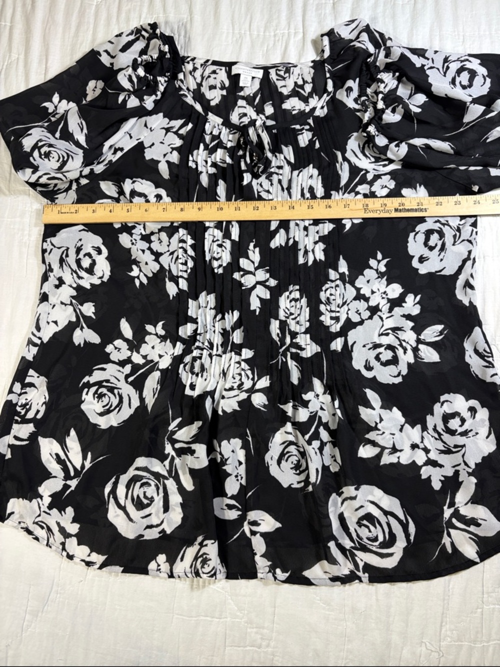 Charter Club Black White Floral Sheer Blouse Tie Neck Pintuck Plus Size 2X Tunic - Picture 6 of 10